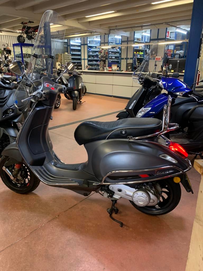 Gebro scooters: Vespa sprint 45km mat grijs BJ2018, Fietsen en Brommers, Scooters | Vespa, Gebruikt, Overige modellen, Maximaal 45 km/u