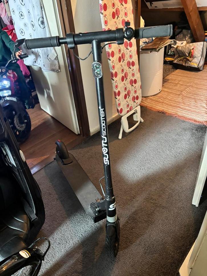 Elektrische step, Fietsen en Brommers, Steps, Zo goed als nieuw, Elektrische step (E-scooter), Ophalen