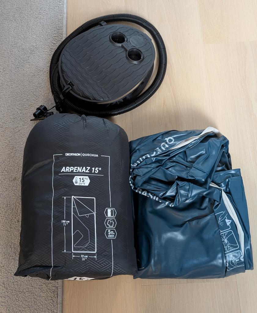 Decathlon Slaapzak + Luchtbed QUECHUA Arpenaz 15C Kamperen, Ophalen of Verzenden, Zo goed als nieuw, 1-persoons