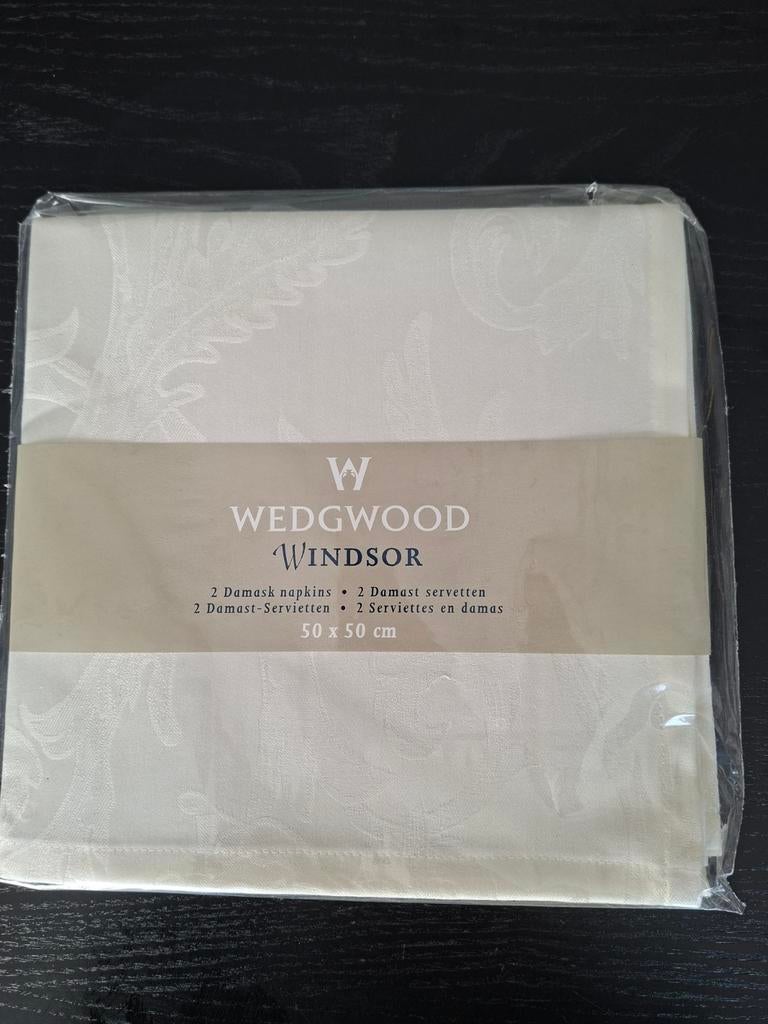 Nieuw. Wedgwood Windsor 2 Damast servetten. 50 x 50 cm. €16, Huis en Inrichting, Keuken | Servies, Ophalen of Verzenden, Nieuw