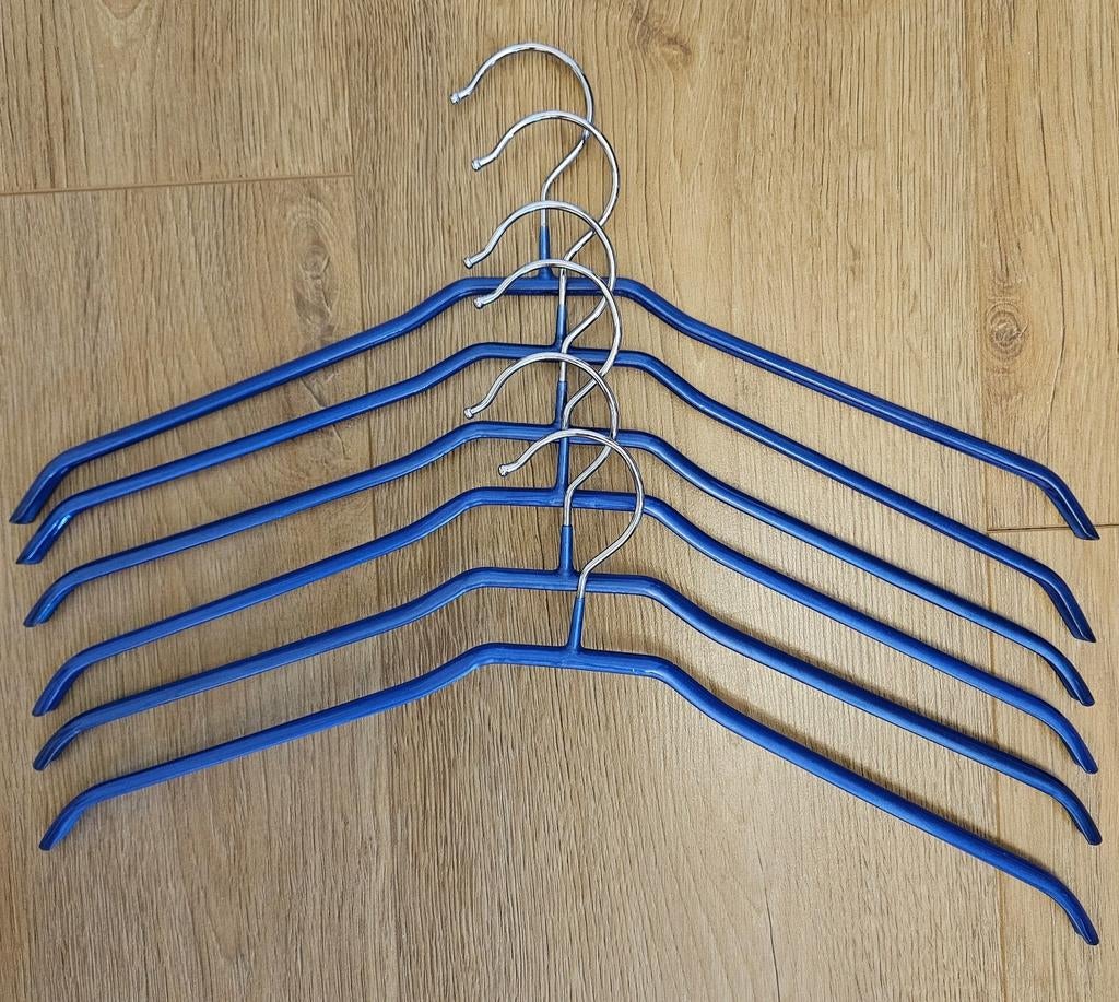 Set of 6 non-slip rubber-coated pvc clothes hangers, Kleding | Dames, Ophalen of Verzenden, Zo goed als nieuw, Overige materialen