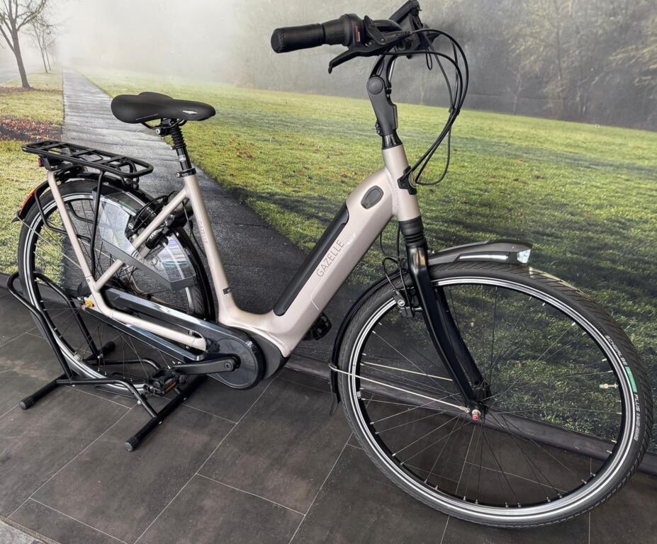 Gazelle Grenoble C8 Elektrische fiets – NIEUW – Van €3.599, Koninklijke Gazelle N.V., Wilhelminaweg 8 6951 BP Dieren Nederland