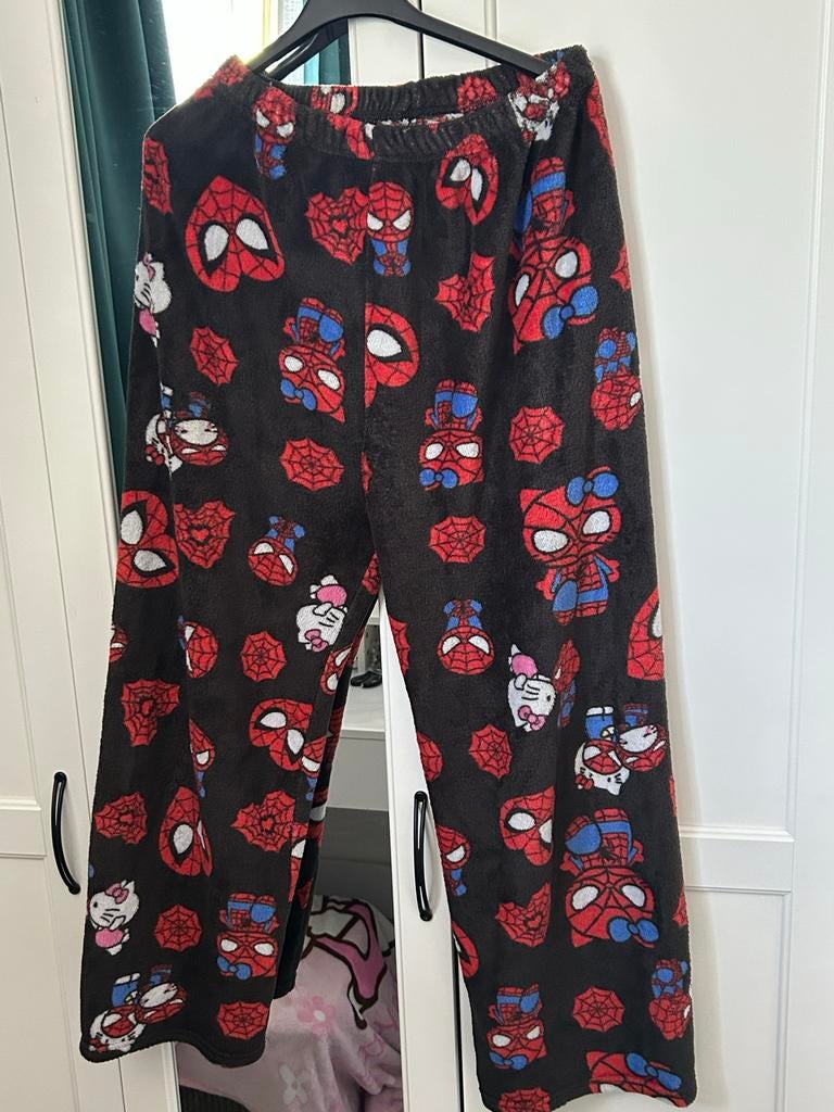 Hello Kitty X Spider-Man fluffy pyjama broek, Ophalen of Verzenden, Gedragen, Maat 36 (S)