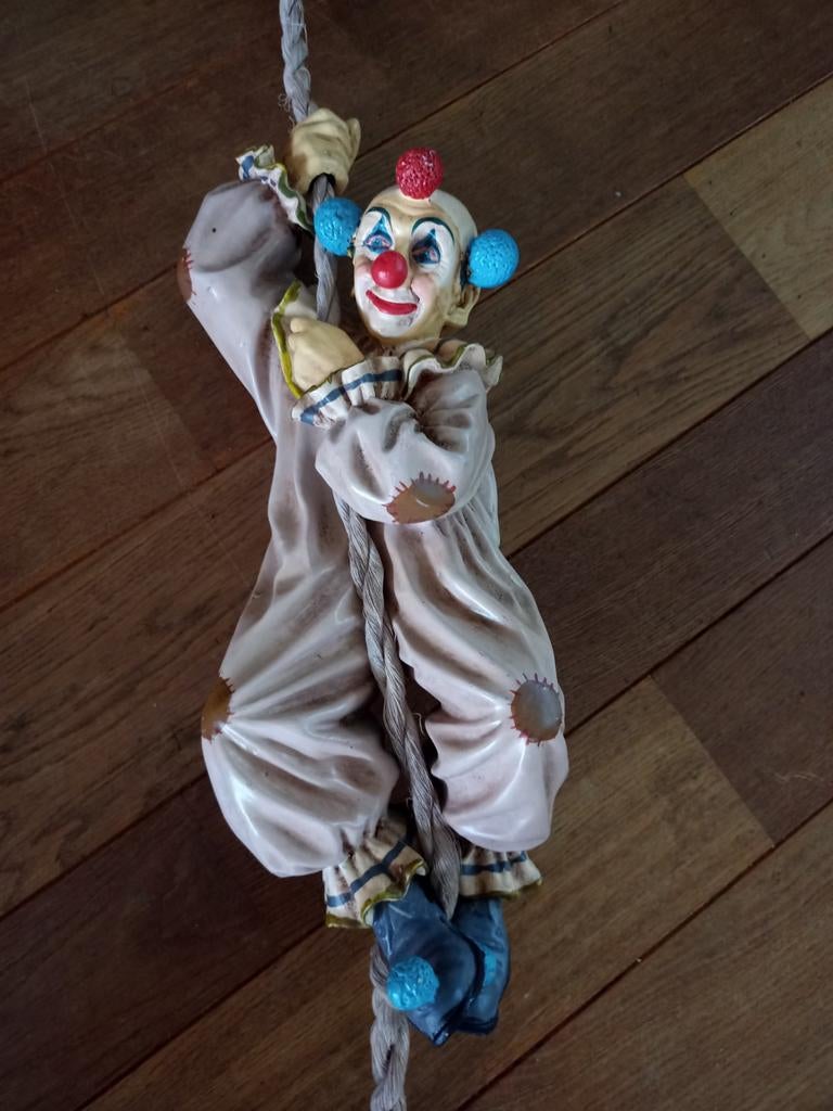 Vintage zeldzaam hangend clown beeld door jun asilo, Ophalen of Verzenden, Beeld