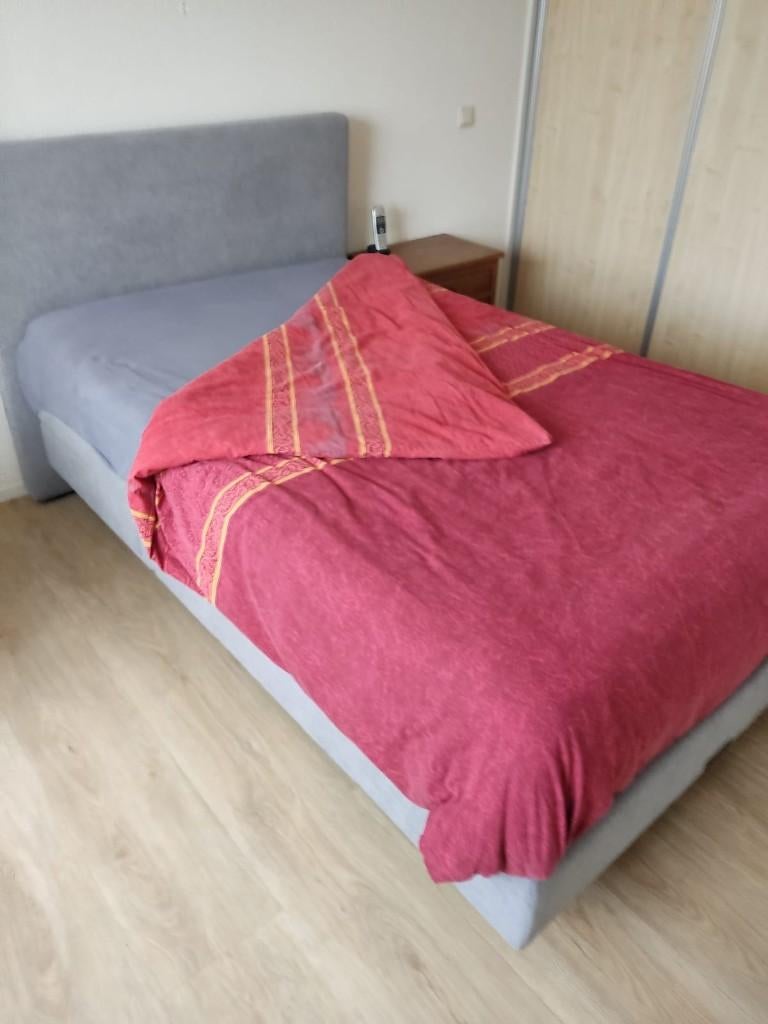 Boxspring  grijs 120x200, Ophalen, Zo goed als nieuw, Twijfelaar, 120 cm