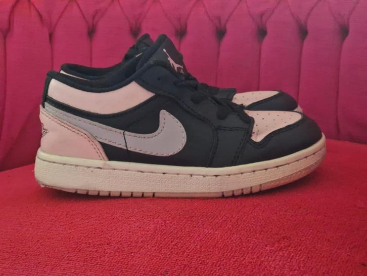 Nike Air Jordan meisjes sneakers maat 30, Kinderen en Baby's, Kinderkleding | Schoenen en Sokken, Gebruikt, Schoenen, Meisje, Ophalen of Verzenden