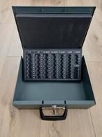 Ordex munthouder euro's kluisje metalen geldkist, Verzamelen, Spaarpotten, Ophalen of Verzenden, Zo goed als nieuw, Metaal of Blik