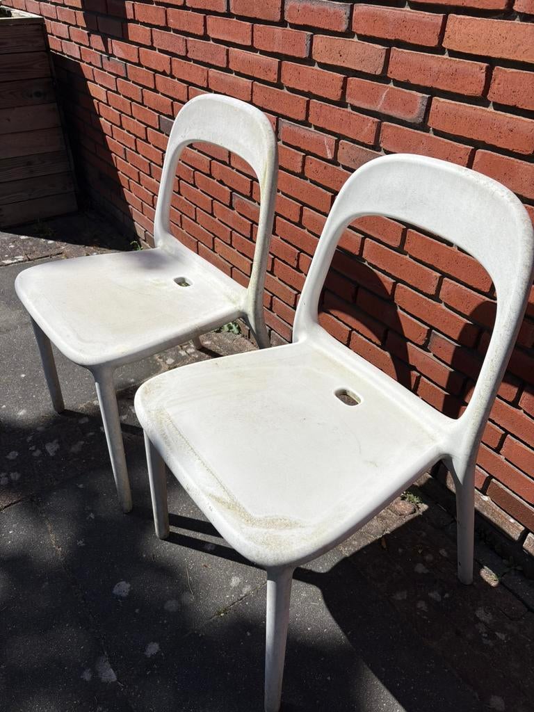 Gratis 2 Ikea Urban stoelen, Ophalen, Gebruikt, Kunststof