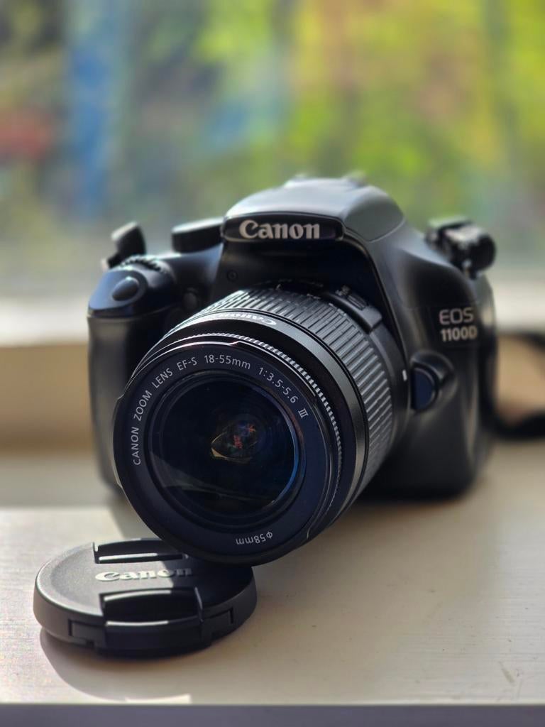 Canon EOS 1100D met lens en tas, Ophalen, Canon, Zo goed als nieuw, Minder dan 4 keer