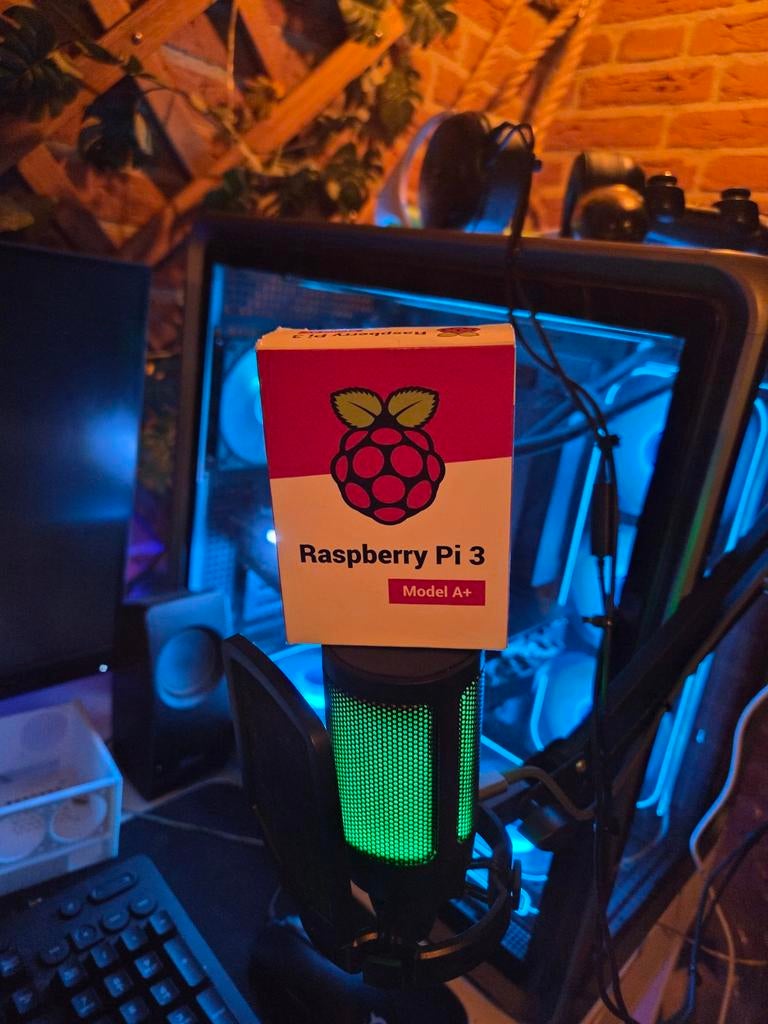 Raspberry pi 3 a+, Ophalen of Verzenden, Zo goed als nieuw