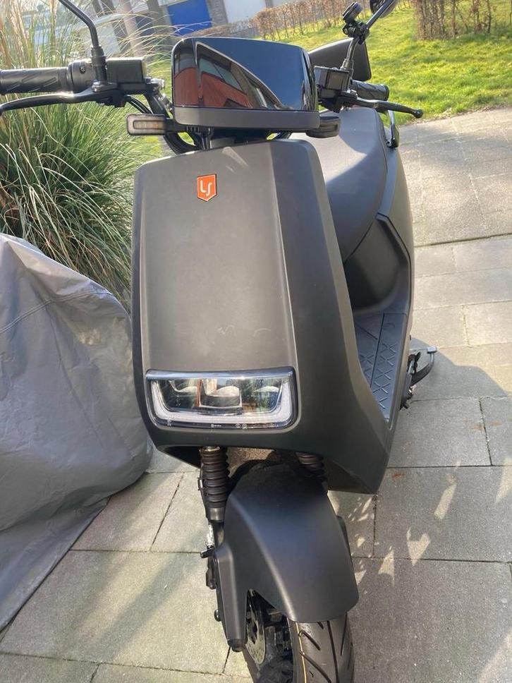 La Souris E-ID S6 Bosch brommer mat zwart, Fietsen en Brommers, Scooters | Overige merken, Zo goed als nieuw, Maximaal 45 km/u