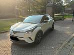Toyota C-HR 1.8Hybr Style edition JBL-Leer-Navi-Alle opties, Auto's, Toyota, 725 kg, Zwart, Adaptive Cruise Control, 26 km/l