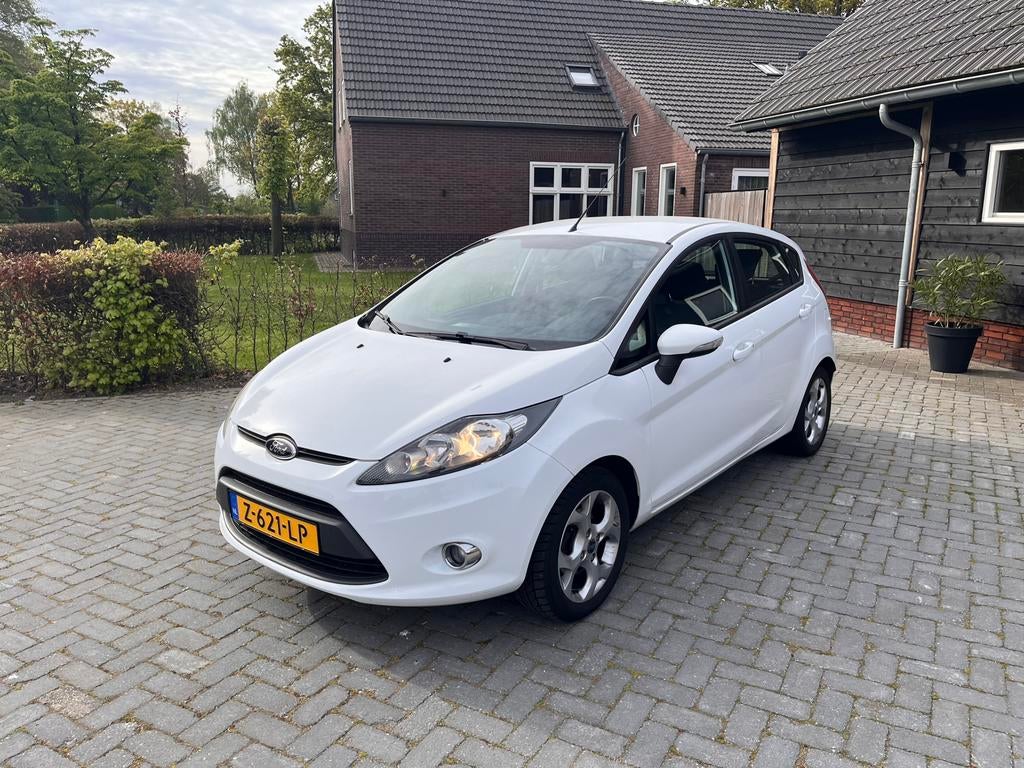 Ford Fiësta 1.25 2012 102891 km, Voorwielaandrijving, 1242 cc, Wit, Handgeschakeld