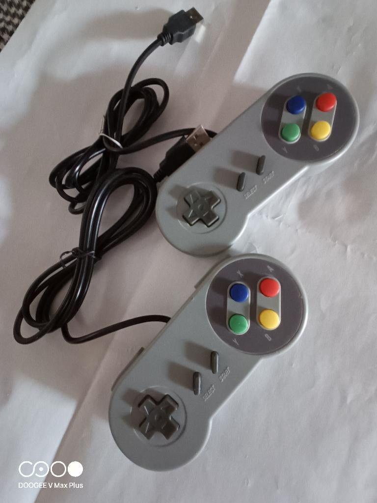 Retro USB game controller type SNES Super Nintendo, Spelcomputers en Games, Spelcomputers | Nintendo Super NES, Gebruikt, Met 2 controllers