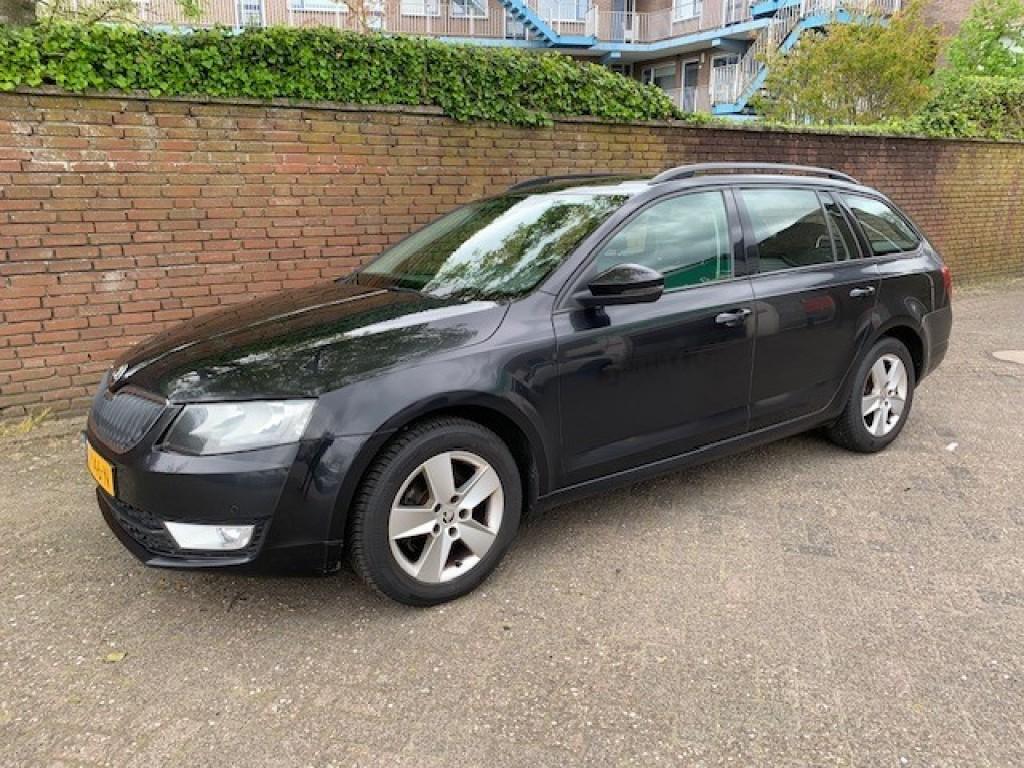Skoda OCTAVIA 1.6 TDI GRT AMB. BNS, Auto's, Skoda, Bedrijf, Octavia, ABS, Airbags, Bluetooth, Boordcomputer, Centrale vergrendeling