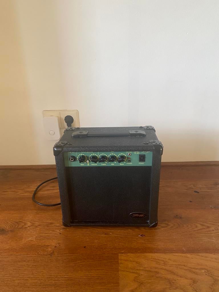 Stagg Gitaarversterker 10 GA, Muziek en Instrumenten, Versterkers | Bas en Gitaar, Ophalen, Zo goed als nieuw, Minder dan 50 watt