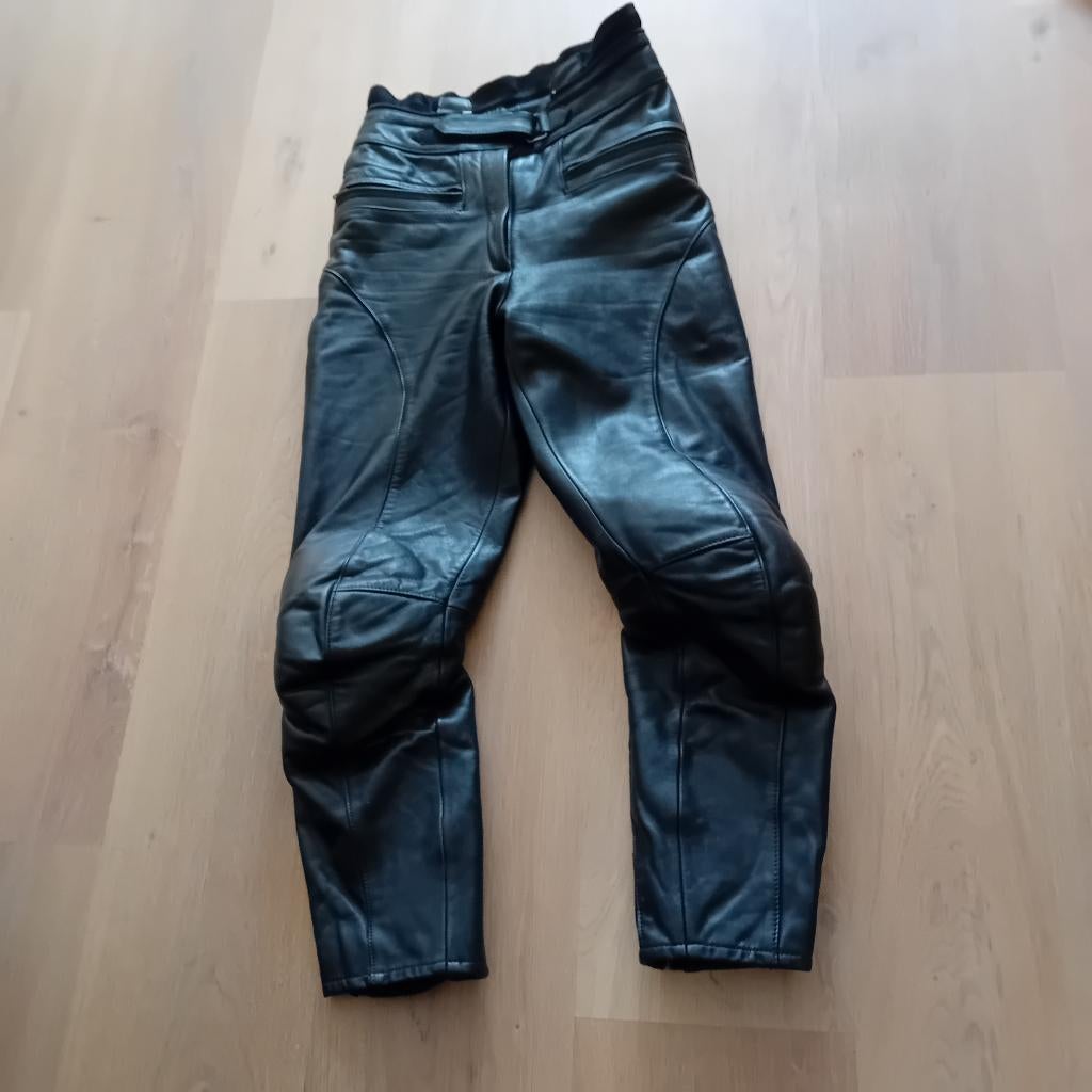 Leren motor broek zgan kleine maat, Motoren, Kleding | Motorkleding, Ophalen of Verzenden, Tweedehands, Dames, Broek | leer