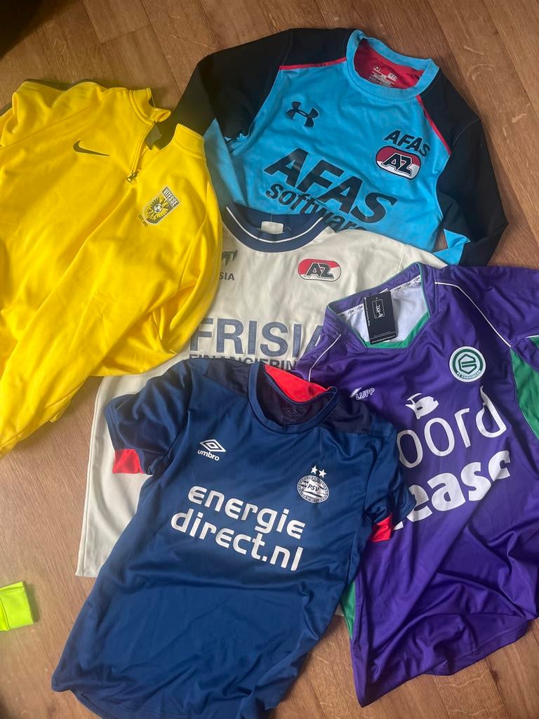 Partij voetbalkleding Nederlandse clubs (Vitesse, AZ, PSV, G, Maat XL, Ophalen of Verzenden, Gebruikt, Set