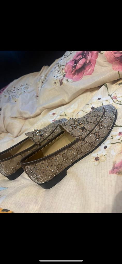 Gucci loafers met steentjes, Ophalen of Verzenden, Zo goed als nieuw, Bruin, Instappers