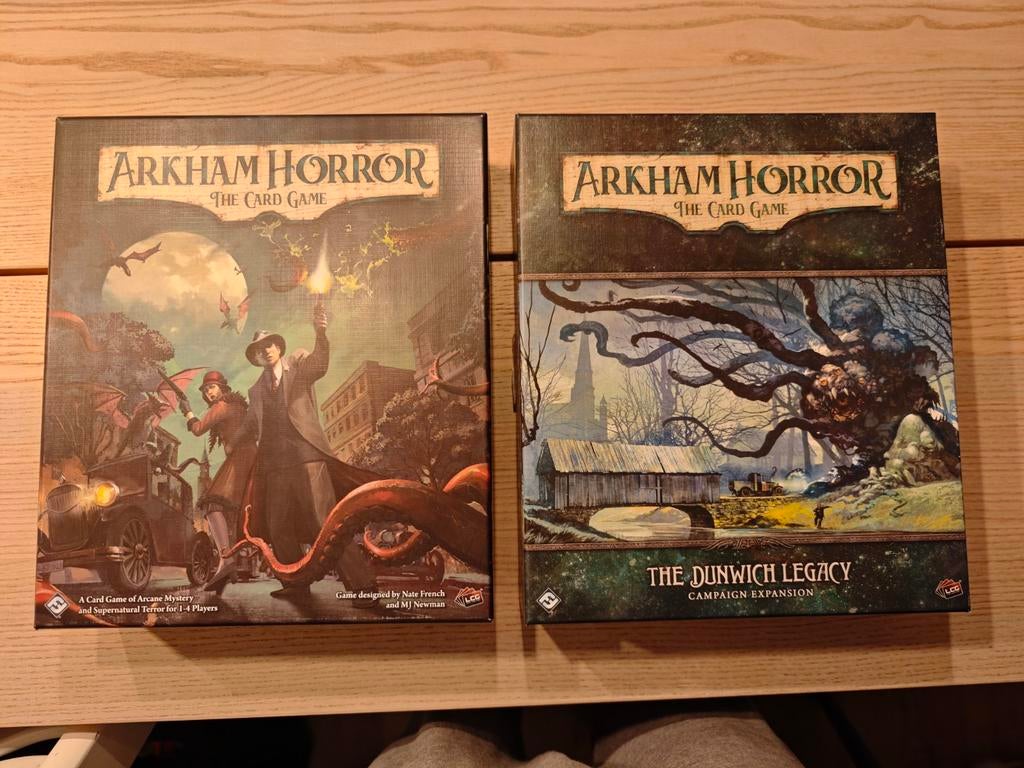 Arkham horror revised core + dunwich, Ophalen of Verzenden, Zo goed als nieuw