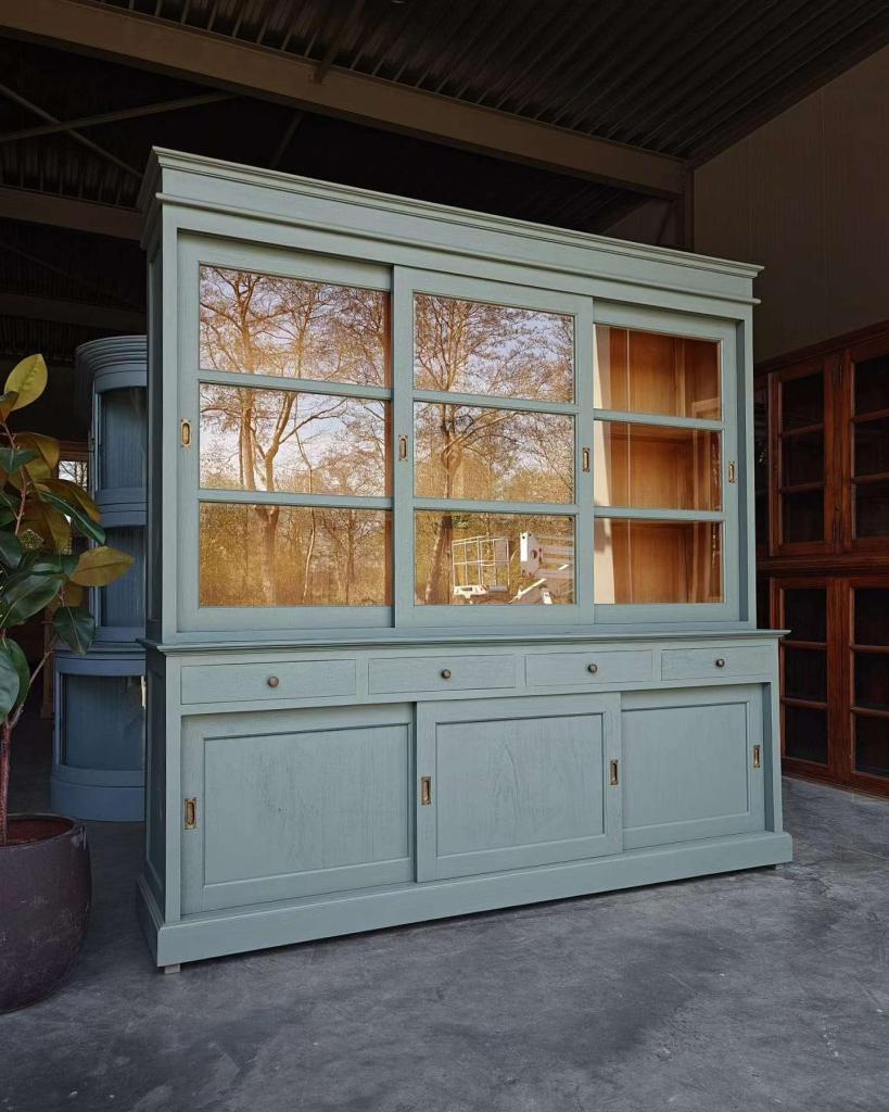 Prachtige buffetkast in de kleur Eucalyptus  #2603, Huis en Inrichting, Kasten | Buffetkasten, Niet ingevuld, Met deur(en), 200 cm of meer