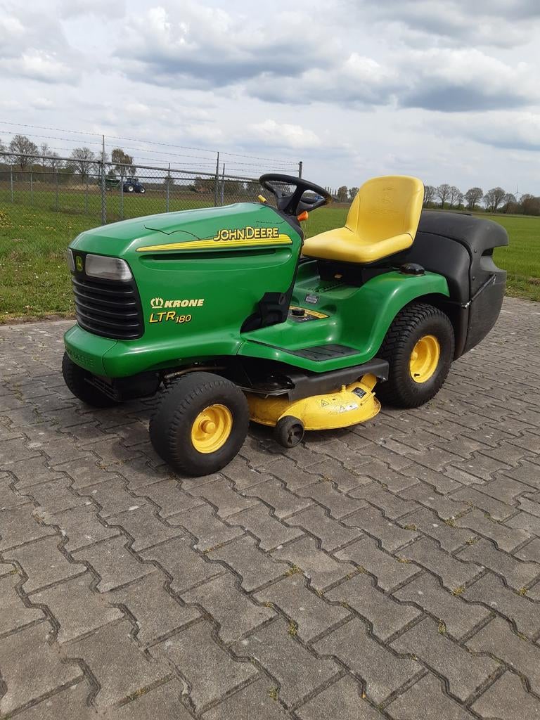 John Deere LTR 180, Tuin en Terras, Zitmaaiers, Gebruikt, Opvangbak, 90 tot 120 cm, Ophalen