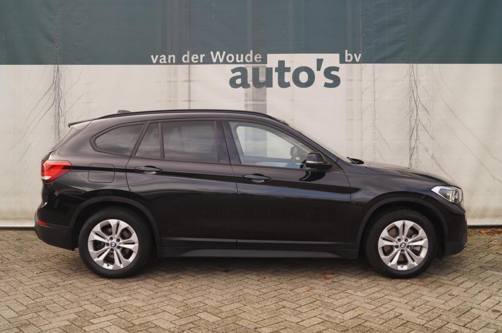 BMW X1 xDrive25e Executive -NAVI-ECC-HUD-CAM-PDC- (bj 2020), Gebruikt, Zwart, Bedrijf, Hybride Elektrisch/Benzine