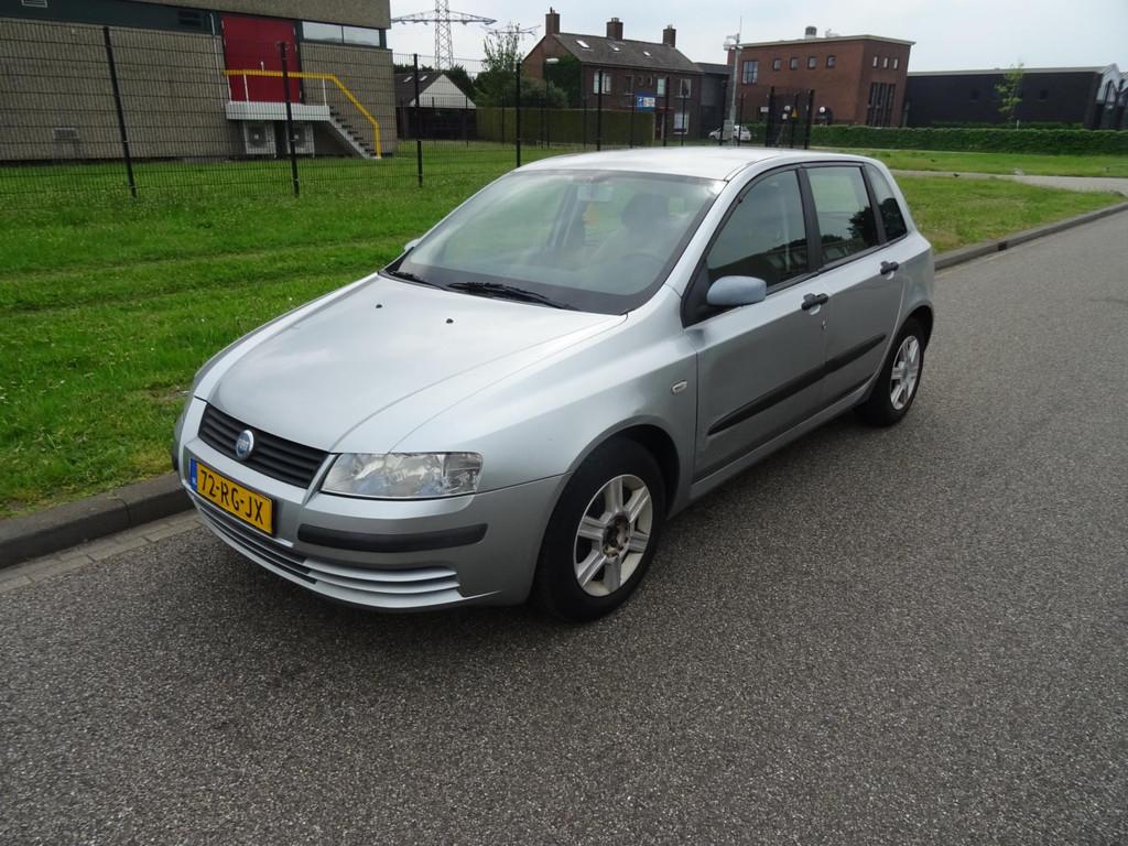 Fiat Stilo 1.4-16V Young, Voorwielaandrijving, 15 km/l, Gebruikt, 49 €/maand