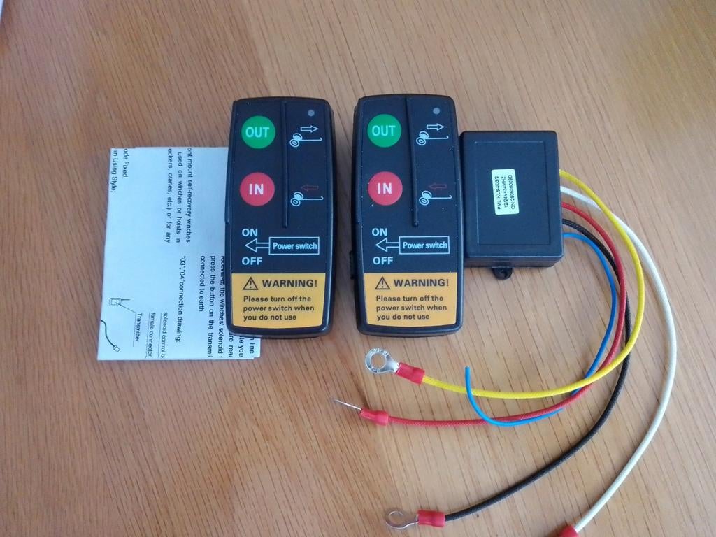 Nwe draadloze lier afstandsbediening (2x) 12v en 24v zwart, Auto-onderdelen, Overige Auto-onderdelen, Jeep, Nieuw, Ophalen of Verzenden