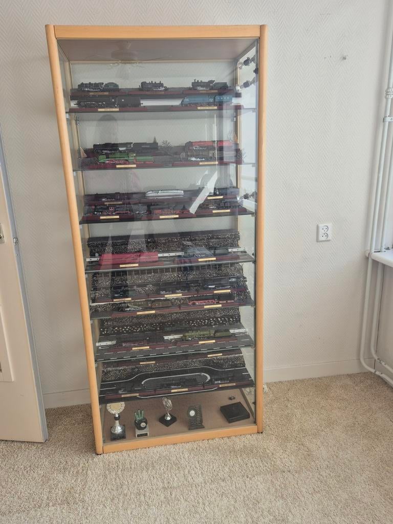 Complete collectie modelauto’s & treinen + vitrinekast, Ophalen of Verzenden