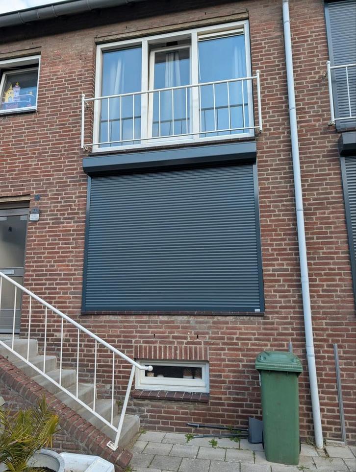 Elektrisch bedienbaar rolluik - Donkergrijs, Doe-het-zelf en Verbouw, Rolluiken, Gebruikt, 200 cm of meer, 200 cm of meer, Grijs