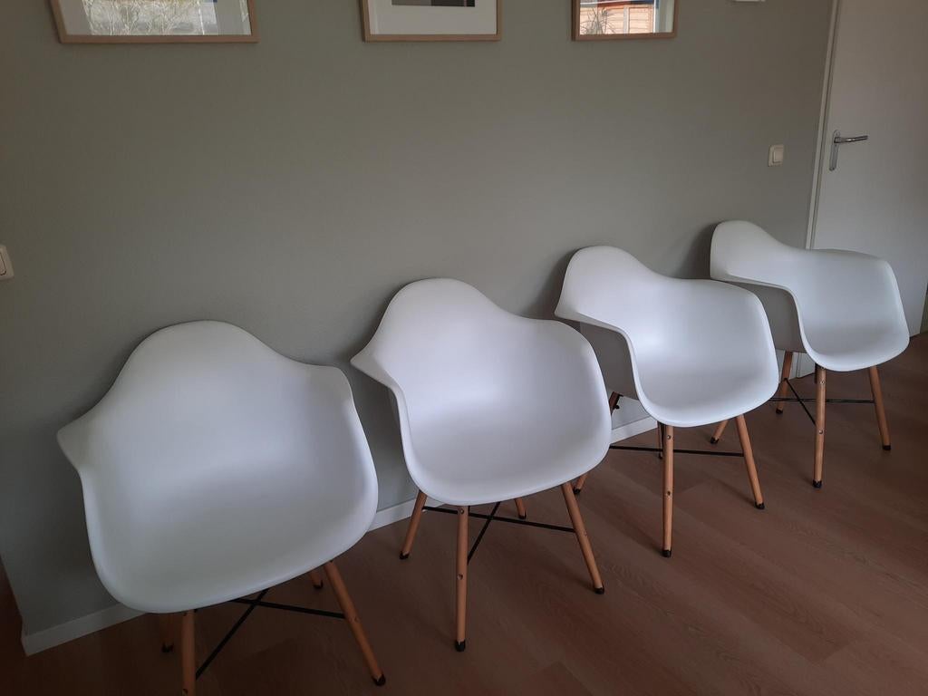 Eetkamerstoelen / kuipstoelen, 4 st., Huis en Inrichting, Stoelen, Ophalen, Zo goed als nieuw, Wit
