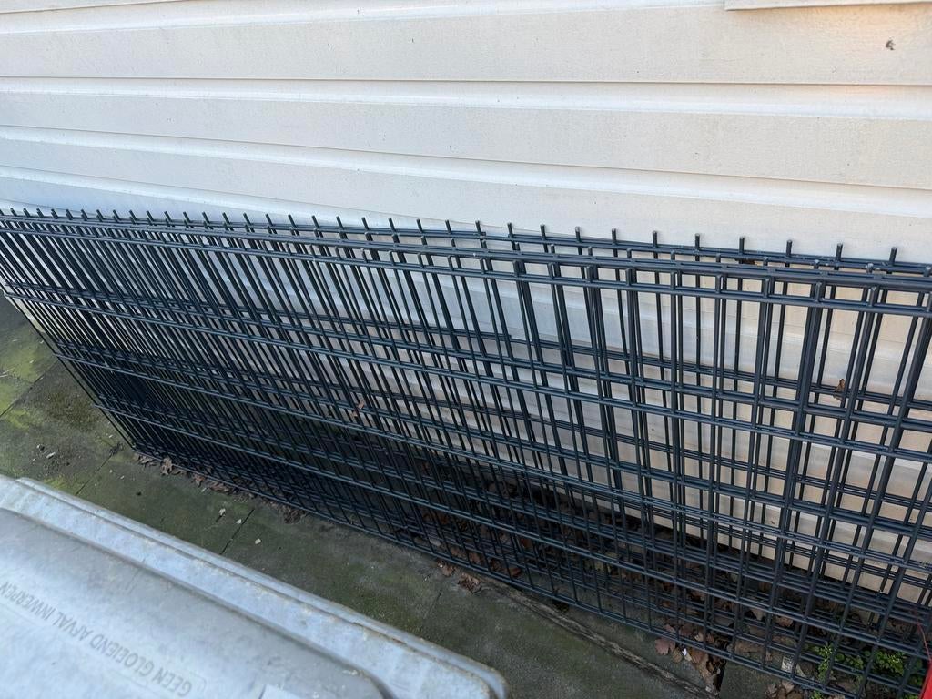 hekwerk - Gebruikt, goede staat-4 stuks, Tuin en Terras, Tuinhekken en Hekwerk, Ophalen of Verzenden, Gebruikt, IJzer, Dubbelstaafmat hekwerk