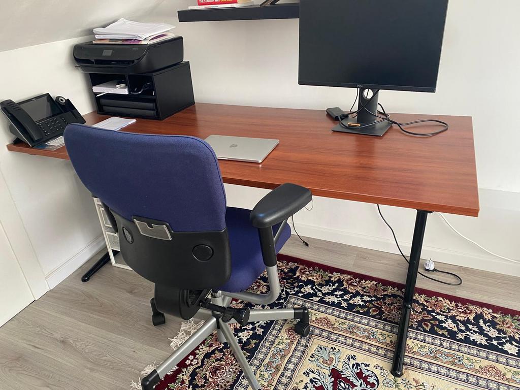 Bureaustoel + Bureau Tafel – Set – Goede staat, Huis en Inrichting, Bureaus, Ophalen, Gebruikt, Scandinavisch, Hout