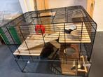 Hamsterkooi + toebehoren, Dieren en Toebehoren, Ophalen, Kooi, 60 tot 90 cm, Zo goed als nieuw