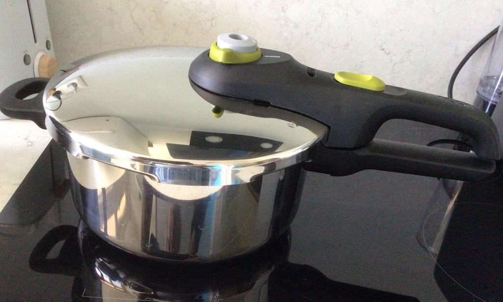 Tefal Snelkookpan 3 Liter - Efficiënt en Snel Koken, Kookpan of Snelkookpan, Inductieplaat, Ophalen of Verzenden, Zo goed als nieuw