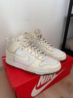 Nike Dunk High White/Sail-Gum Med Brown, Kleding | Dames, Schoenen, Ophalen of Verzenden, Gedragen, Sneakers of Gympen