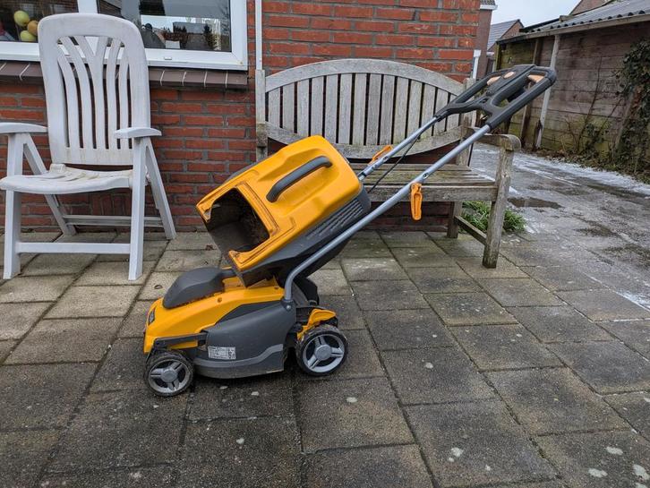 Stiga Combi 36 E Elektrische Grasmaaier, Tuin en Terras, Grasmaaiers, Gebruikt, Elektrische grasmaaier, 40 t/m 49 cm, Cirkelmaaier