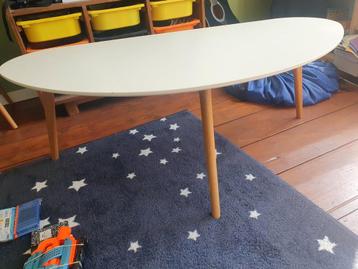 Salontafeltje beschikbaar voor biedingen