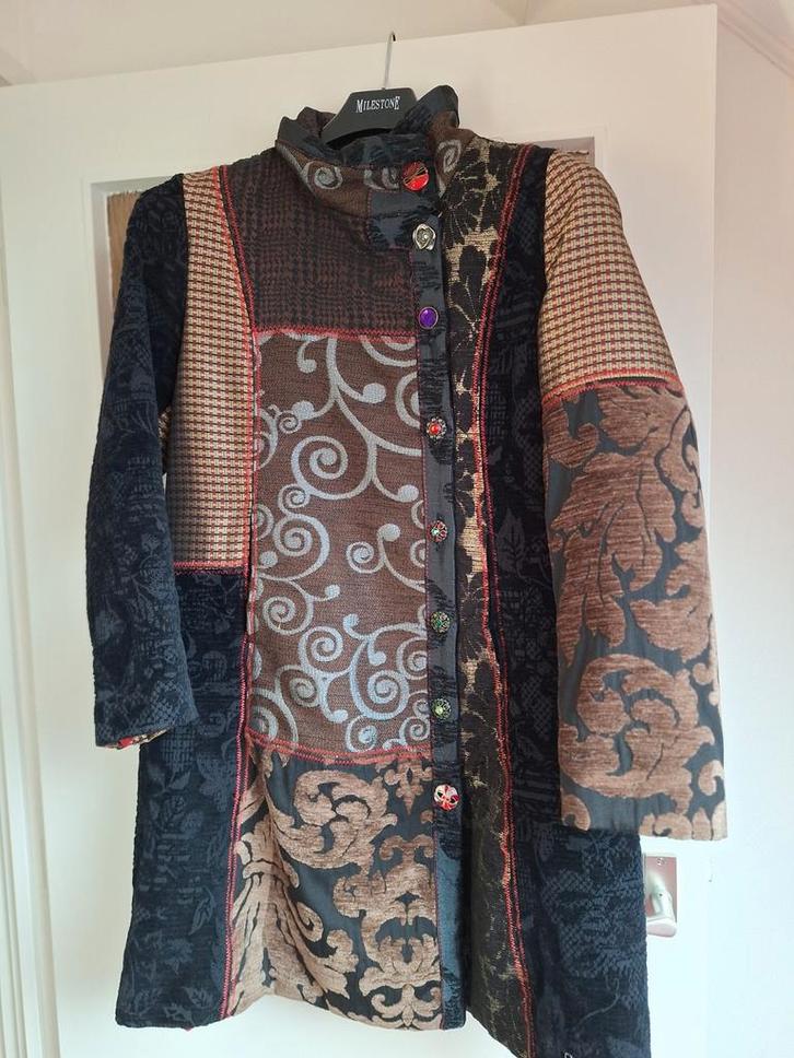 Desigual Winterjas Maat 44, Kleding | Dames, Jasjes, Kostuums en Pakken, Zo goed als nieuw, Jasje, Maat 42/44 (L), Overige kleuren