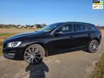 Volvo V60 2.4 D6 Twin Engine R-Design, Auto's, Automaat, Lichtsensor, Zwart, Vierwielaandrijving