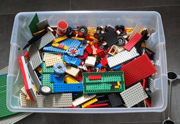 Heel veel lego, (incl trein, technisch lego, lego city etc) beschikbaar voor biedingen