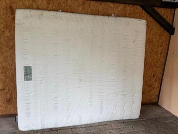 Mooie matras 180x200x20-22cm dik beschikbaar voor biedingen