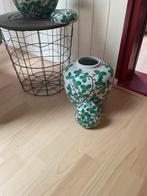 Twee Chinese Potten met Klaverbladmotief - Set van 2 Vazen, Antiek en Kunst, Ophalen