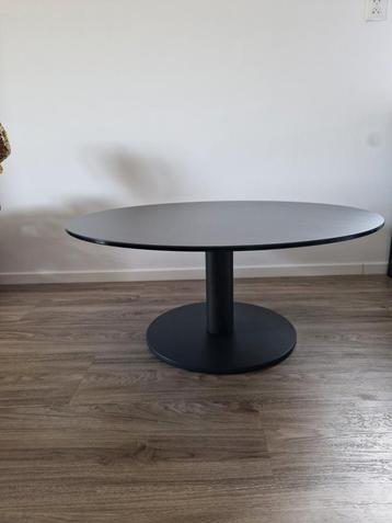 Salontafel met keramisch blad beschikbaar voor biedingen
