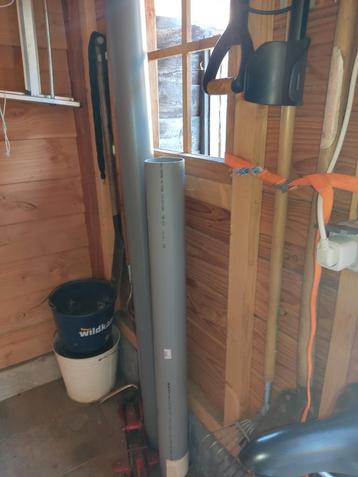 110mm pvc afvoer buis 1,7m en 1.2m lang  beschikbaar voor biedingen