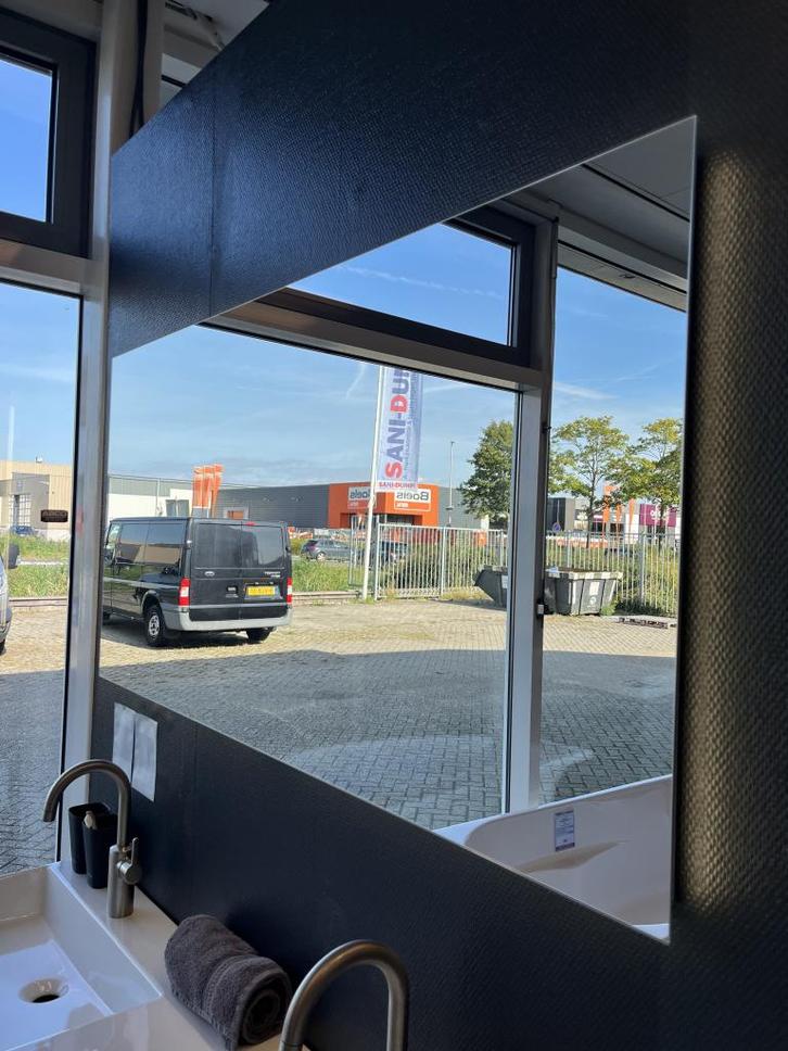 Primabad spiegel 140x70 met indirecte LED-verlichting rondom, Doe-het-zelf en Verbouw, Sanitair, Zo goed als nieuw, Overige typen