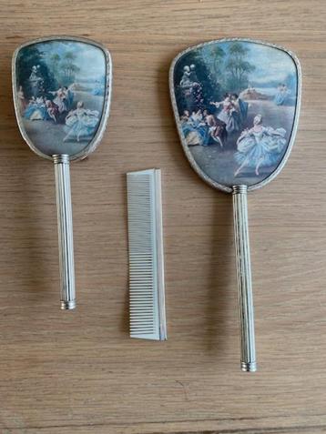 brocante kaptafel set spiegel,borstel,kam beschikbaar voor biedingen