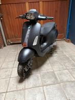 Vespa sprint S met fabriek garantie, Fietsen en Brommers, Snorfietsen en Snorscooters, Ophalen of Verzenden, Zo goed als nieuw