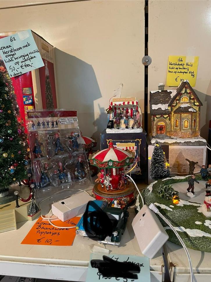 Kerstdorp Lemax Luville intratuin mag in een koop, Diversen, Kerst, Zo goed als nieuw, Ophalen